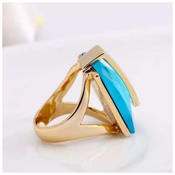 Swarovski Crystal Teal Statement Ring - Picture 6 of 7